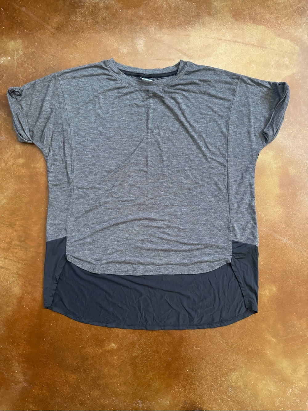 Champion Gray Short Sleeve Tee with Black Neck Trim Women’s Medium